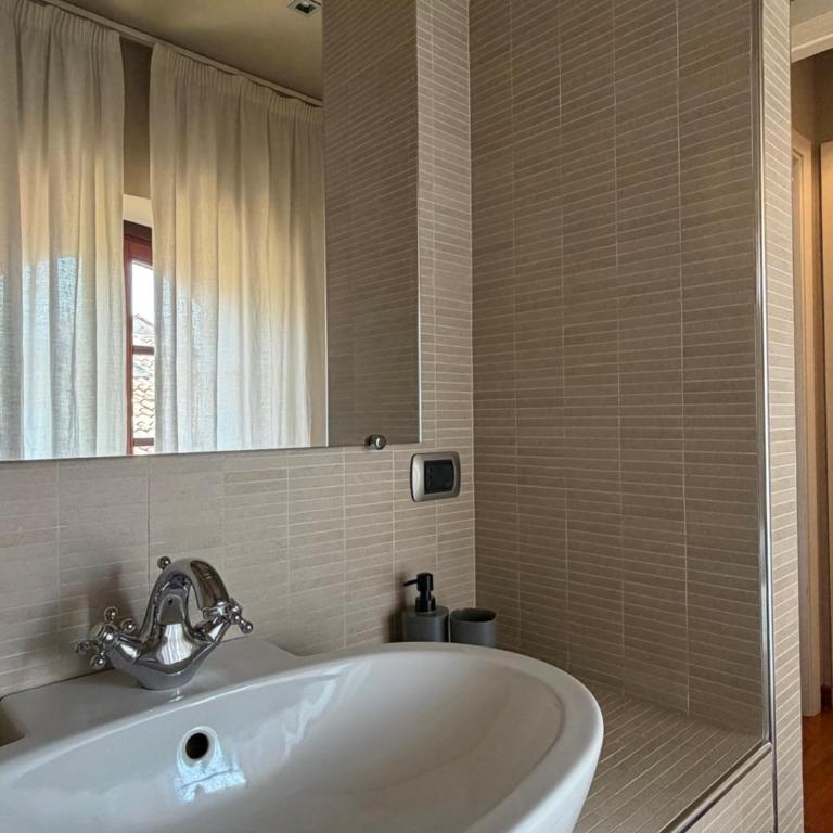 Casa Girardi - Appartamento con 2 Camere da Letto e Vista Lago - 5