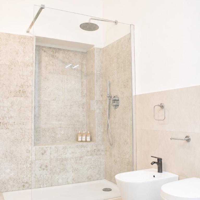 Il Casale delle Finestre Rosse - Camera Matrimoniale con Bagno Privato - 1