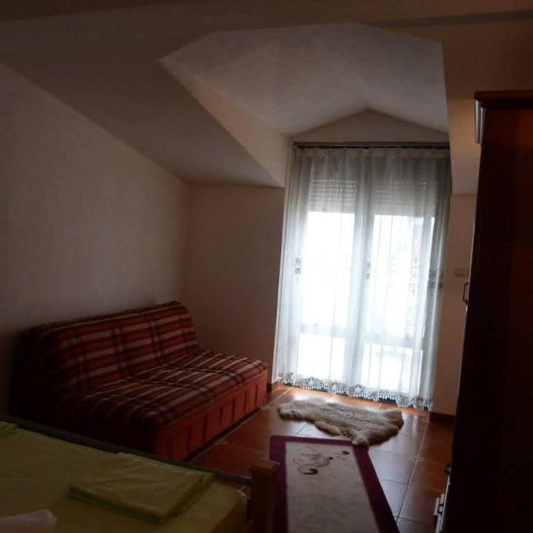 Apartments Zurich Ulcinj - Deluks Trokrevetna Soba - 8