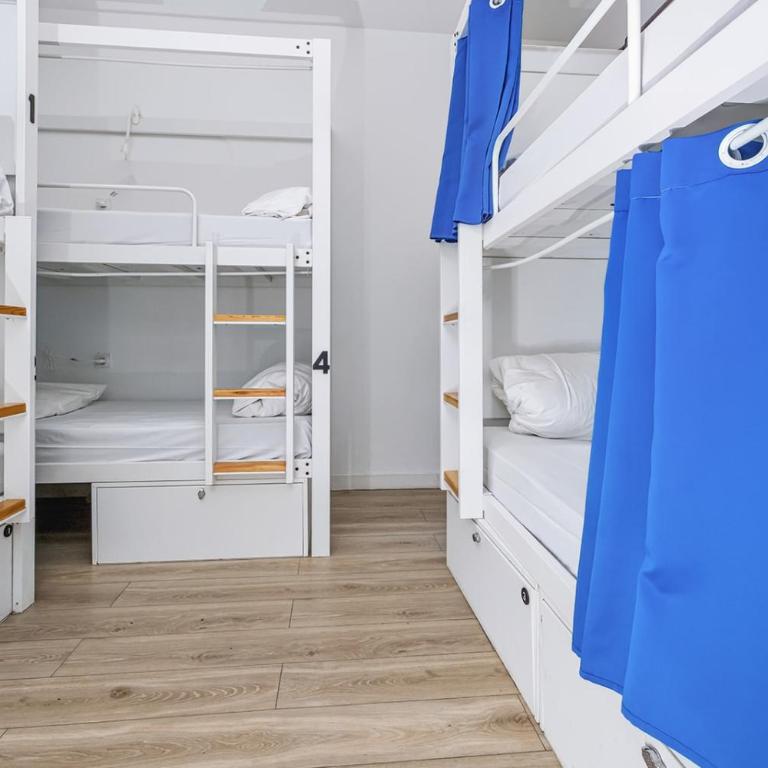 Le Couvent - Hostel - Lit dans Dortoir Mixte de 4 Lits - 6