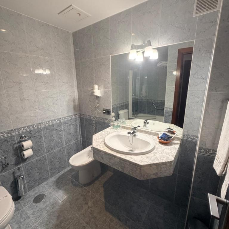Hotel Gijon - Habitación Individual Económica - 3
