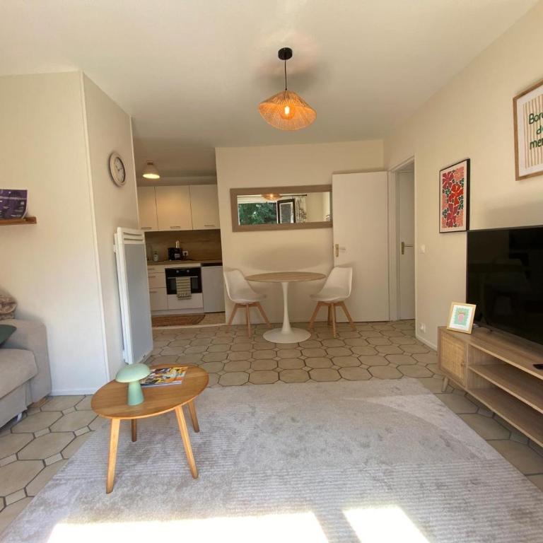 Charming apartment with tennis court and pool - Apartment mit 1 Schlafzimmer - 5