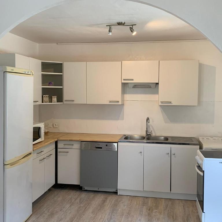 Appart T3 Saint Julien Montdenis - Two-Bedroom Deluxe Apartment with Garden View - 2
