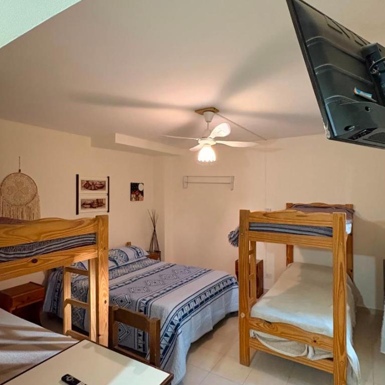 Hostel Maranata - Quadruple Room with Bathroom - 1