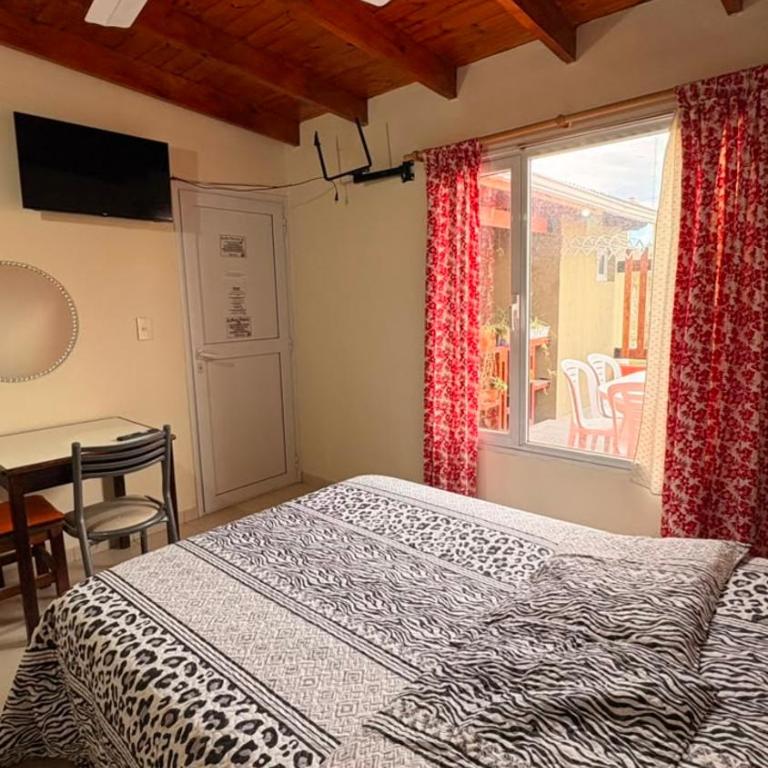 Hostel Maranata - Quadruple Room with Private Bathroom - 3