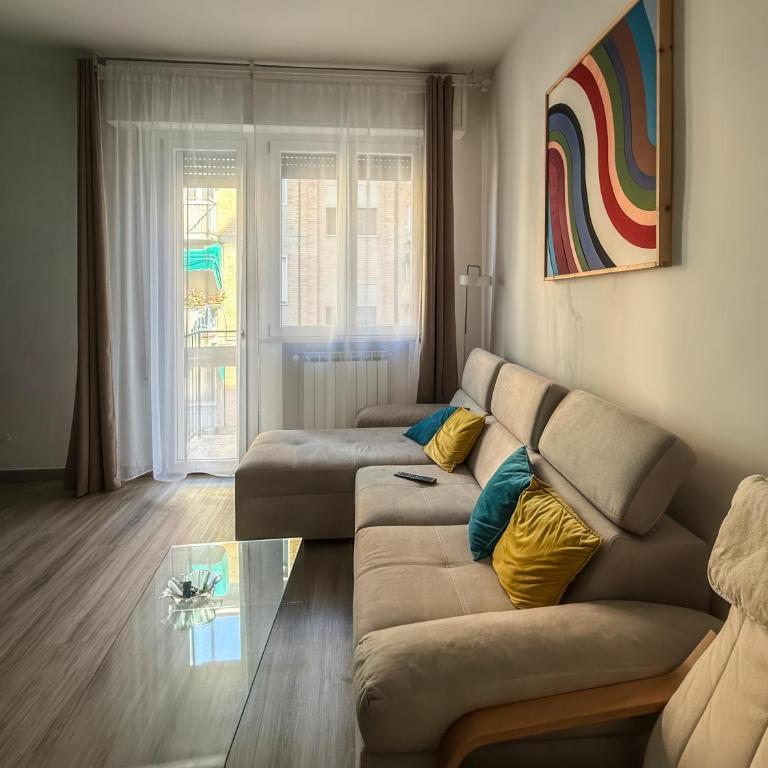 Vivi Ferrara - Appartamento con 2 Camere da Letto - 15