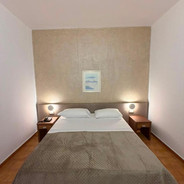 Hotel Eufemia - Camera Matrimoniale - 2