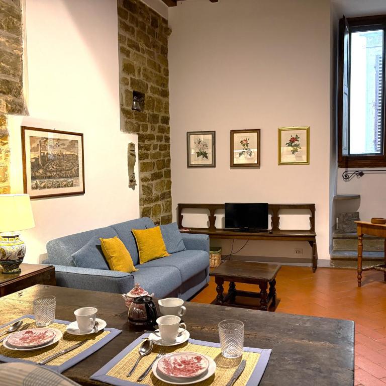 Aurora Suite, in the heart of the historic centre, very short walk to all sites, AC bedrooom with in-room BTH, 2nd floor - One-Bedroom Apartment - 44