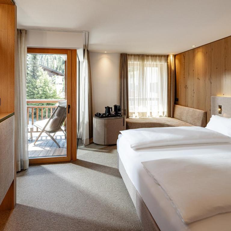 Boutique Hotel Nives - Luxury & Design in the Dolomites - Camera Matrimoniale con Vista Montagna - 1