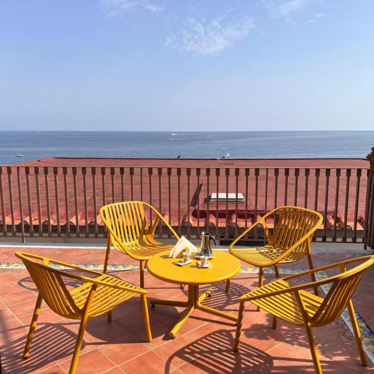 Apartment with panoramic terrace 100 meters from the sea - Casa con 5 Camere da Letto - 74