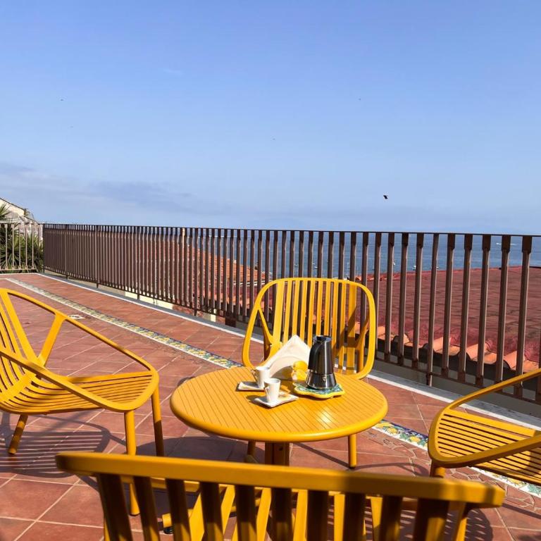 Apartment with panoramic terrace 100 meters from the sea - Casa con 5 Camere da Letto - 78
