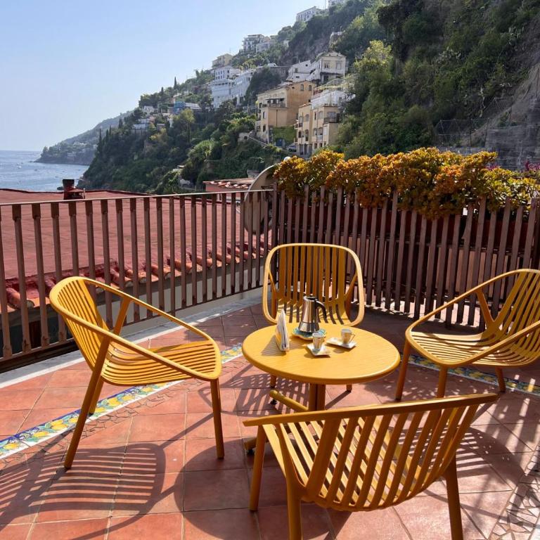 Apartment with panoramic terrace 100 meters from the sea - Casa con 5 Camere da Letto - 80