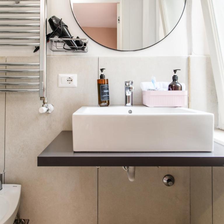 Flower rooms - Double Room with Private Bathroom - 3