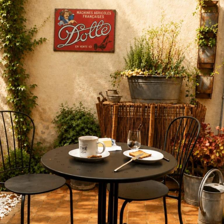 La Casamia Uzès, maison avec cour privative, à 2 pas de la Place aux Herbes - Maison 1 Chambre - 1