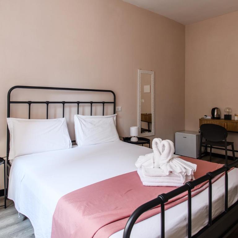 Flower rooms - Double Room with Private Bathroom - 8