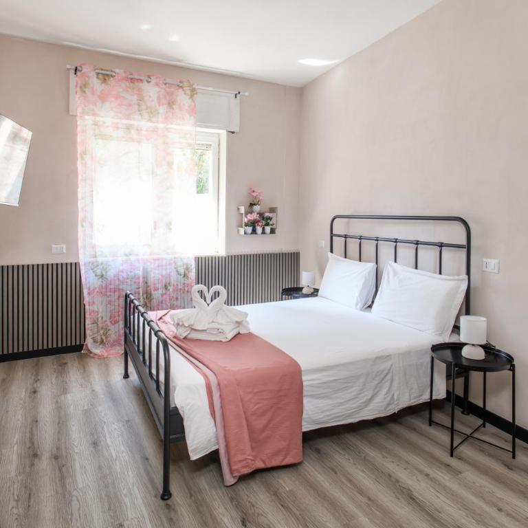 Flower rooms - Double Room with Private Bathroom - 7
