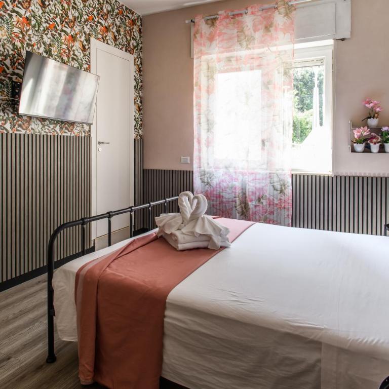 Flower rooms - Double Room with Private Bathroom - 10