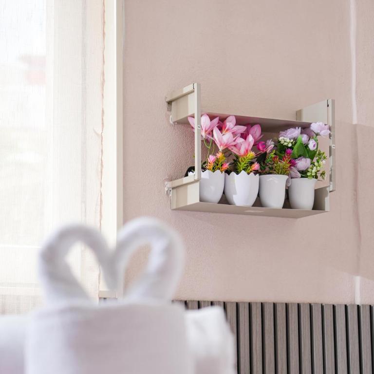 Flower rooms - Double Room with Private Bathroom - 11