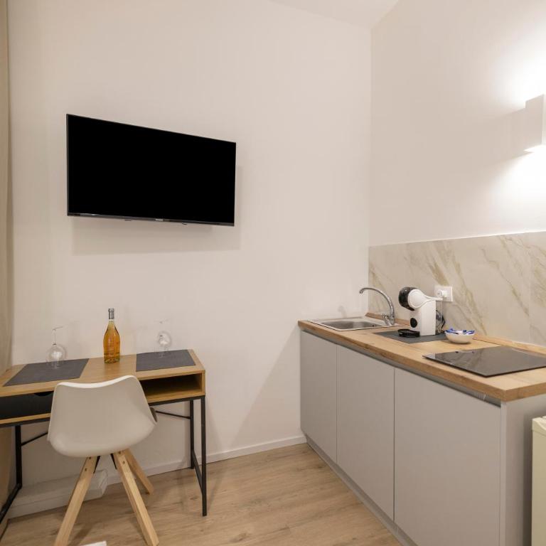 4 - Dimora Largo Franchì Apartments - One-Bedroom Apartment - 2