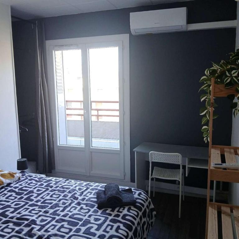 Geoffrey – T2 avec 2 balcons vue panoramique • 4 pers • Grenoble - One-Bedroom Apartment with Balcony - 18