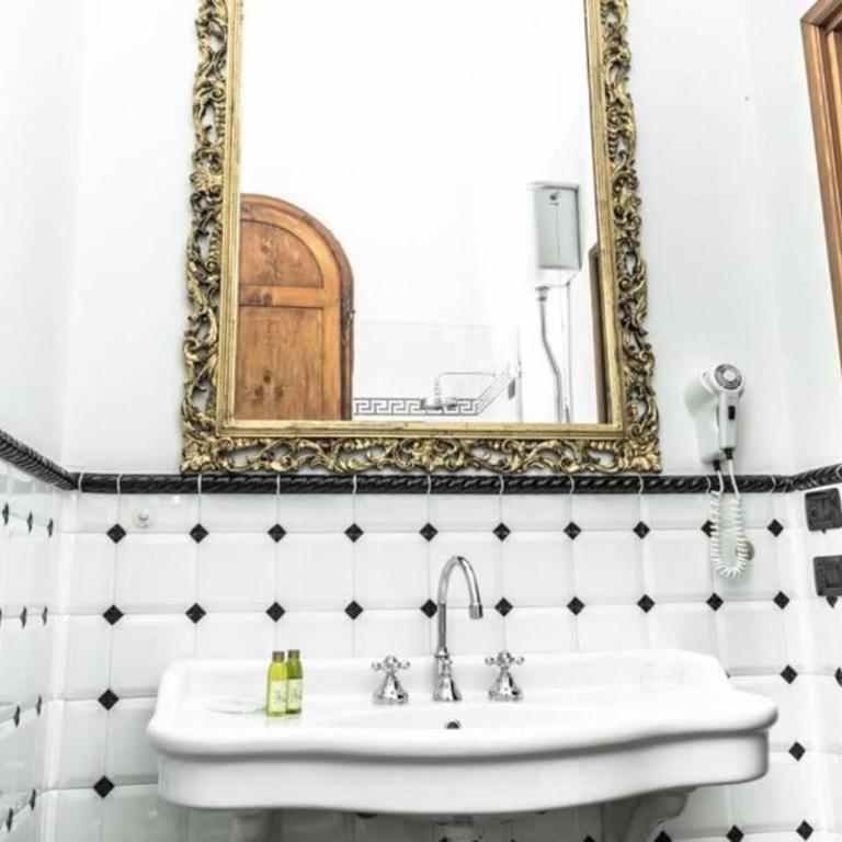 Comfy portion of property By Villa Il Mosaico - Camera Matrimoniale - 2