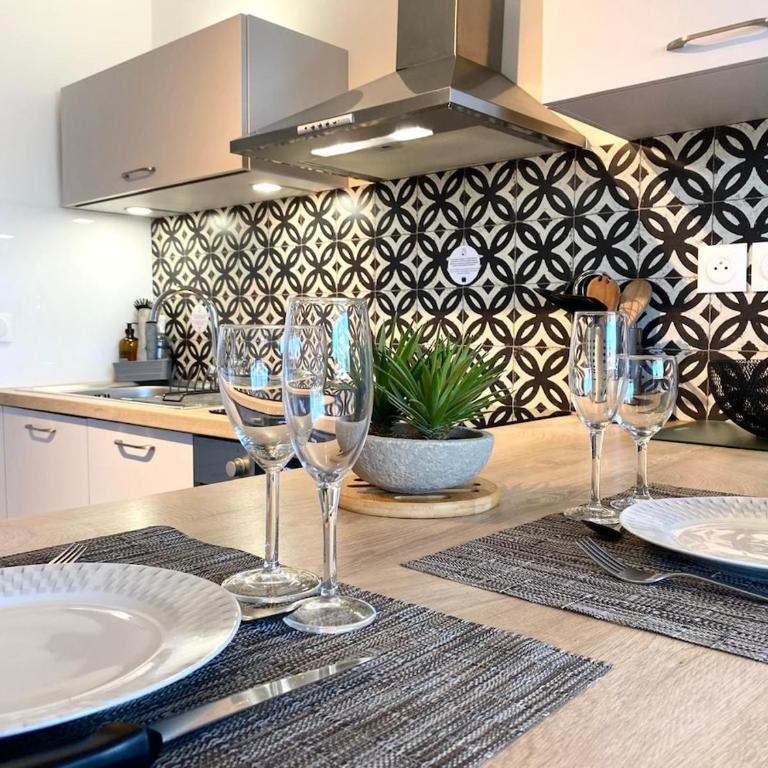 L'ECHAPPEE BELLE - Charme, Parking & Proche Lac - Appartement 1 Chambre - 26
