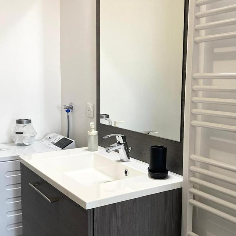 L'ECHAPPEE BELLE - Charme, Parking & Proche Lac - Appartement 1 Chambre - 12