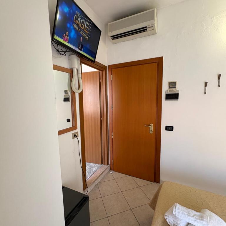 Club Hotel Angelini - Economy Single Room - 3