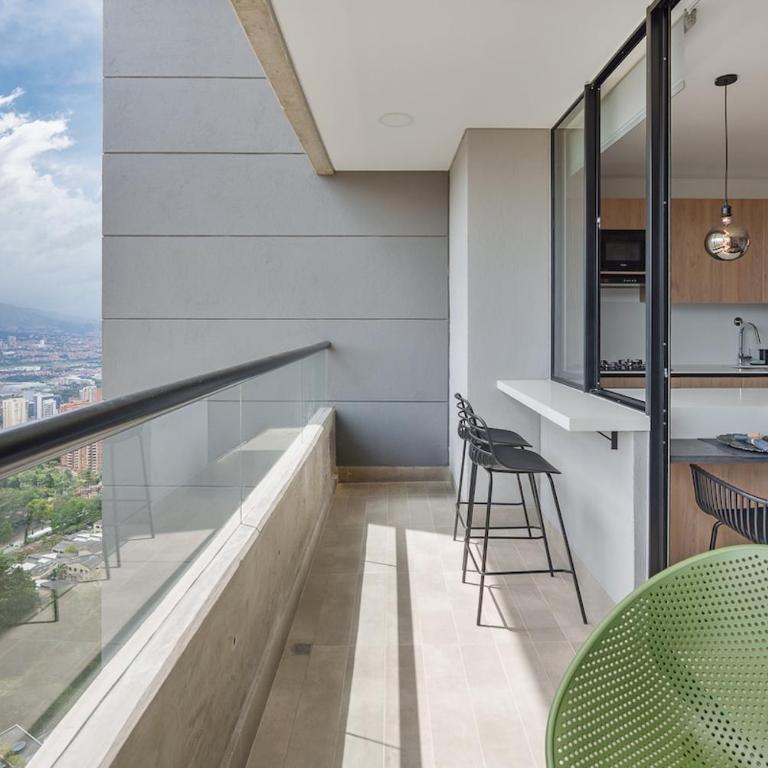 El Tesoro 1BR Coworking, Rooftop & Market AC - One-Bedroom Apartment - 6