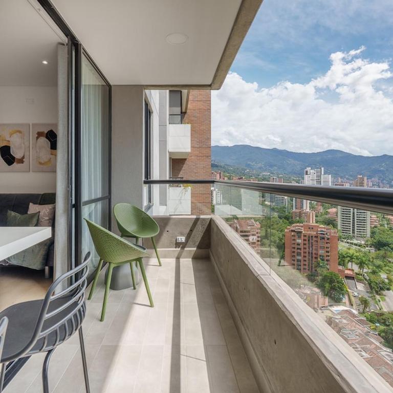 El Tesoro 1BR Coworking, Rooftop & Market AC - One-Bedroom Apartment - 12