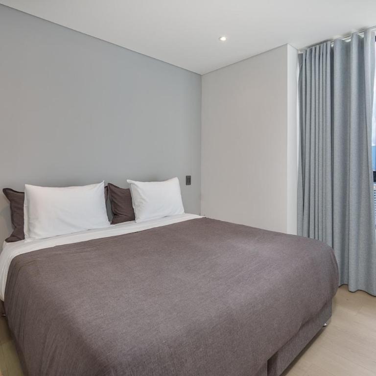 El Tesoro 1BR Coworking, Rooftop & Market AC - One-Bedroom Apartment - 19