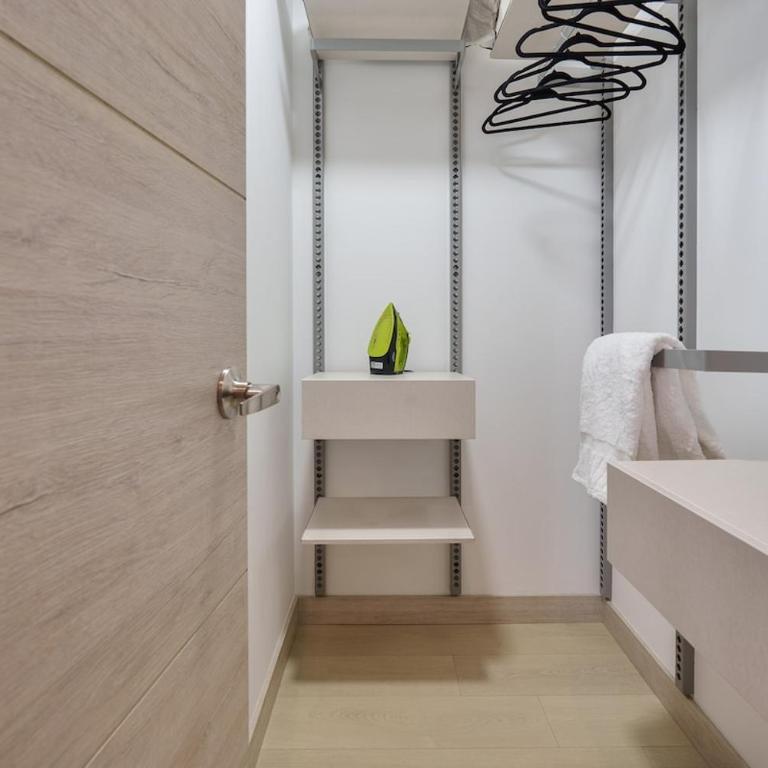El Tesoro 1BR Coworking, Rooftop & Market AC - One-Bedroom Apartment - 22