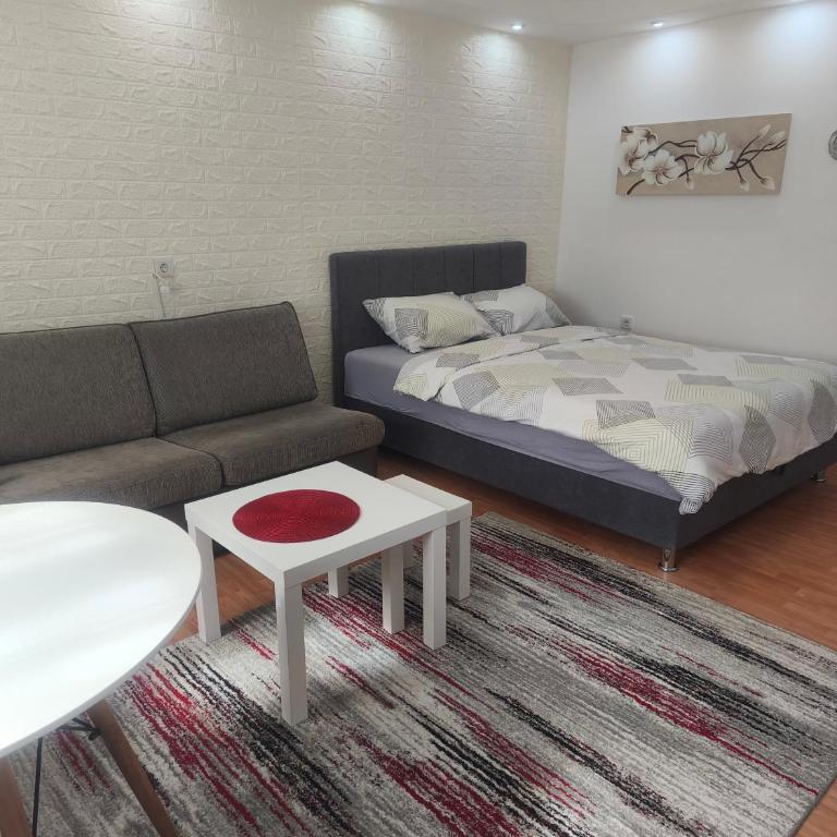 Apartment Sanja - One-Bedroom Apartment - 2