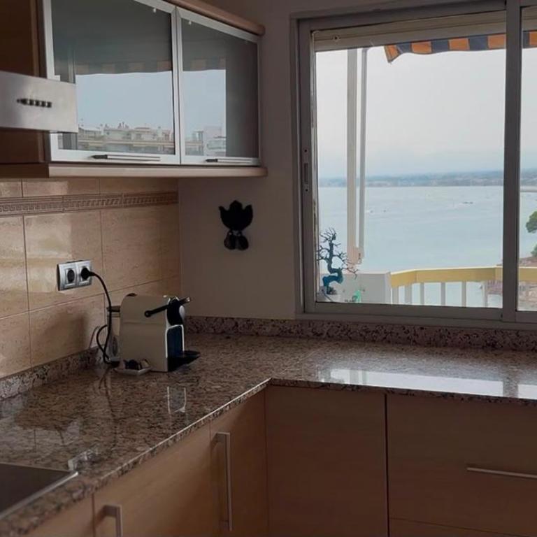 Salou Vistas Playa - Two-Bedroom Deluxe Apartment with Ocean View - 11