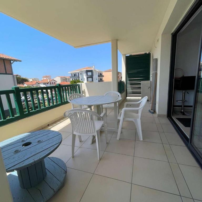 Grand T2 avec terrasse et parking – À deux pas de l'océan à Capbreton - Appartement 1 Chambre avec Balcon - 1