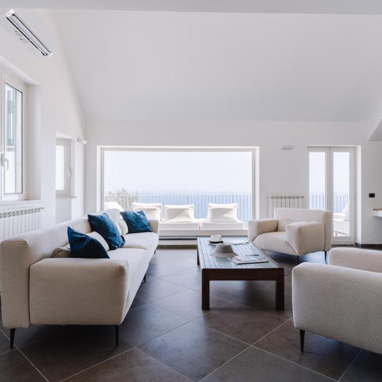 Villa Dequinz Luxury Retreat & Private Infinity Pool - Villa - 15