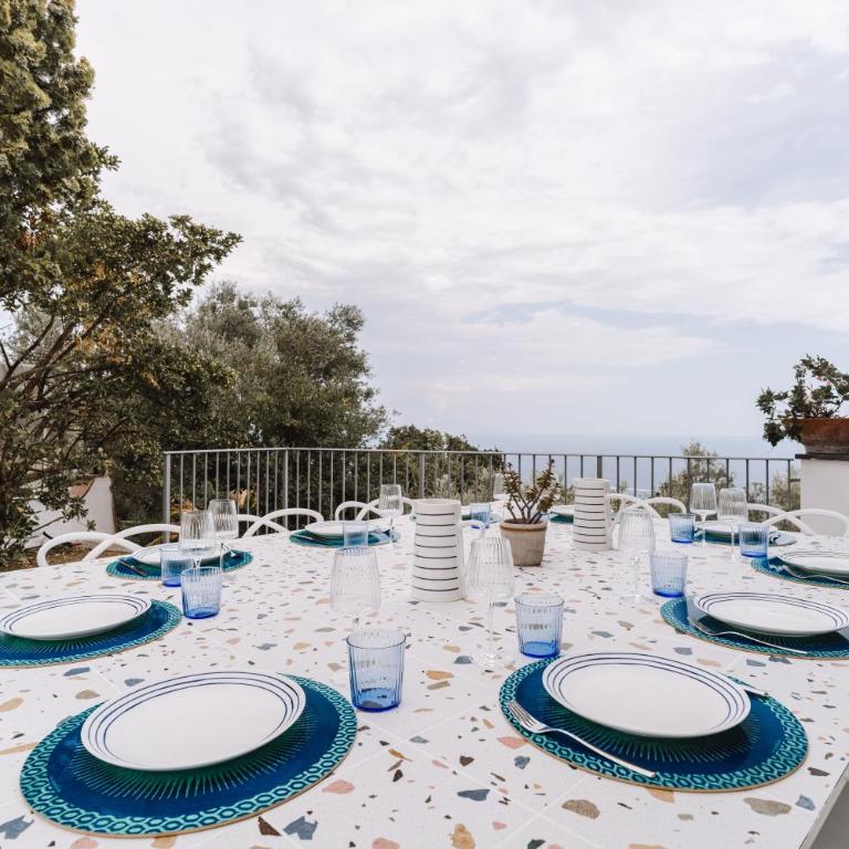Villa Dequinz Luxury Retreat & Private Infinity Pool - Villa - 41