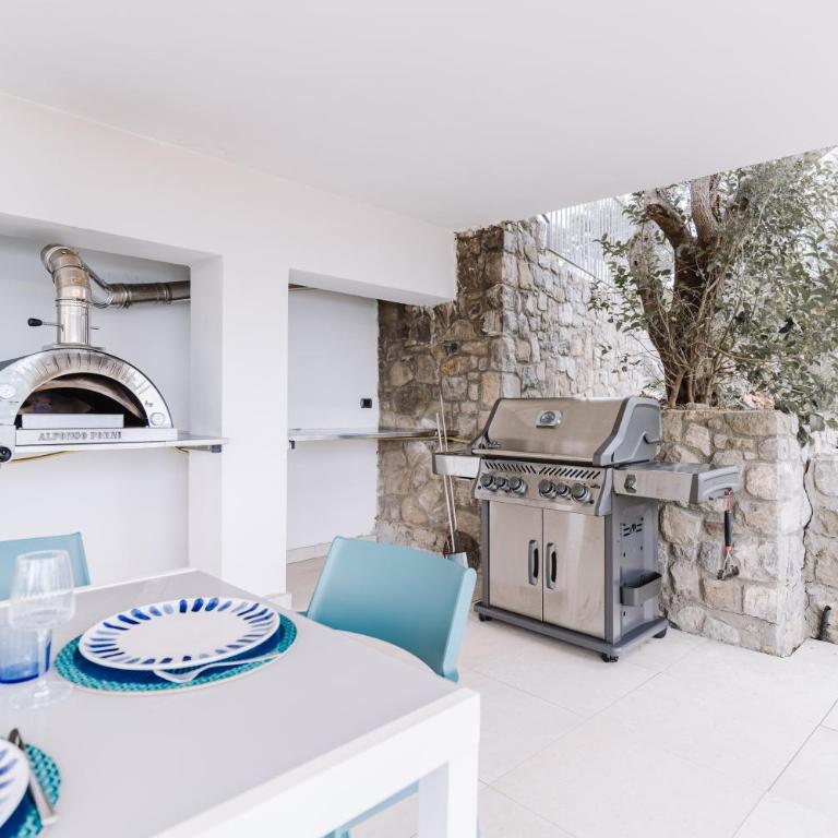 Villa Dequinz Luxury Retreat & Private Infinity Pool - Villa - 35