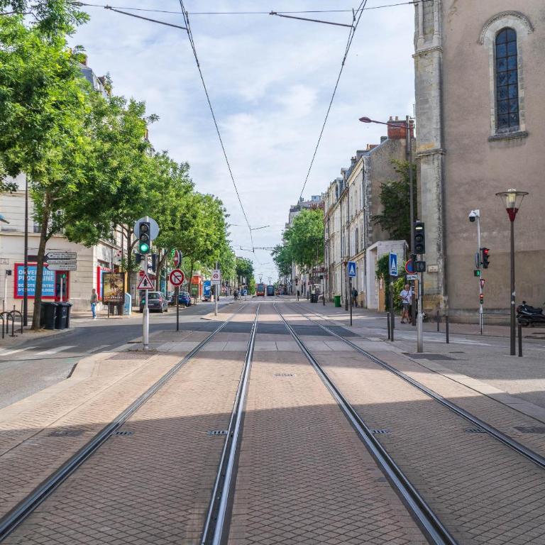 Le Patio de la Gare - T2 coloré, terrasse privée - Apartamento de 1 dormitorio - 25