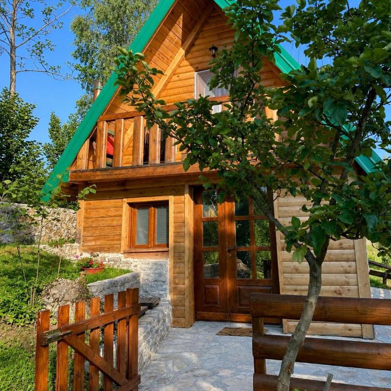 Peaceful Mountain Cabin Escape - One-Bedroom Chalet - 4