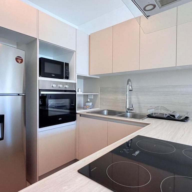 Exclusive Luxury Suite with Pool & Scenic Balcony, wiffi, parking - Apartamento de 1 dormitorio - 15
