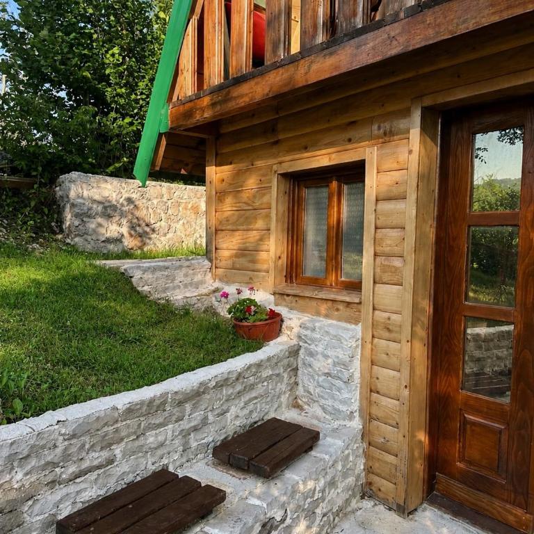 Peaceful Mountain Cabin Escape - One-Bedroom Chalet - 5