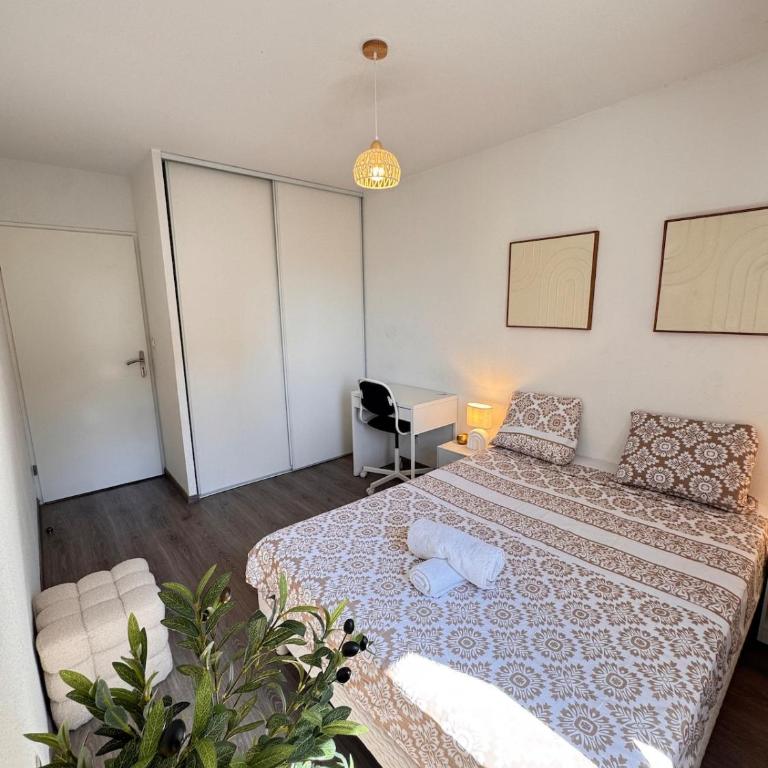 Modern 4-room apartment 3 bedrooms Netflix Parking - Three-Bedroom Apartment - 87