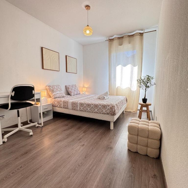 Modern 4-room apartment 3 bedrooms Netflix Parking - Three-Bedroom Apartment - 83