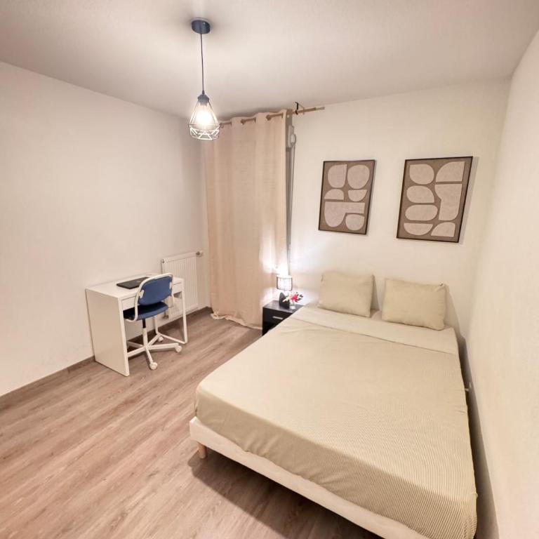 Modern 4-room apartment 3 bedrooms Netflix Parking - Three-Bedroom Apartment - 79