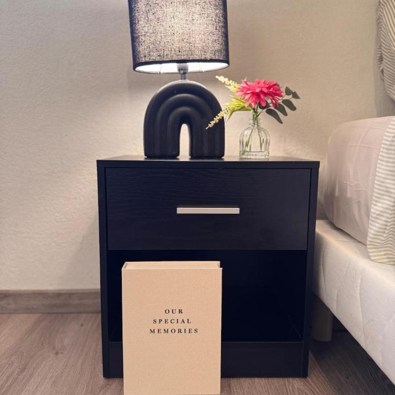 Modern 4-room apartment 3 bedrooms Netflix Parking - Three-Bedroom Apartment - 77