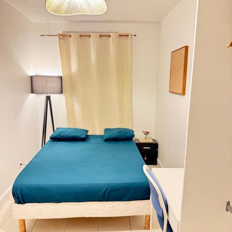 Modern 4-room apartment 3 bedrooms Netflix Parking - Three-Bedroom Apartment - 75