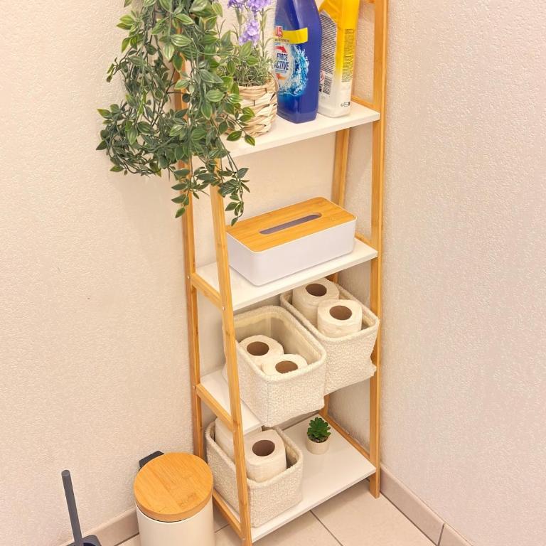 Modern 4-room apartment 3 bedrooms Netflix Parking - Three-Bedroom Apartment - 55