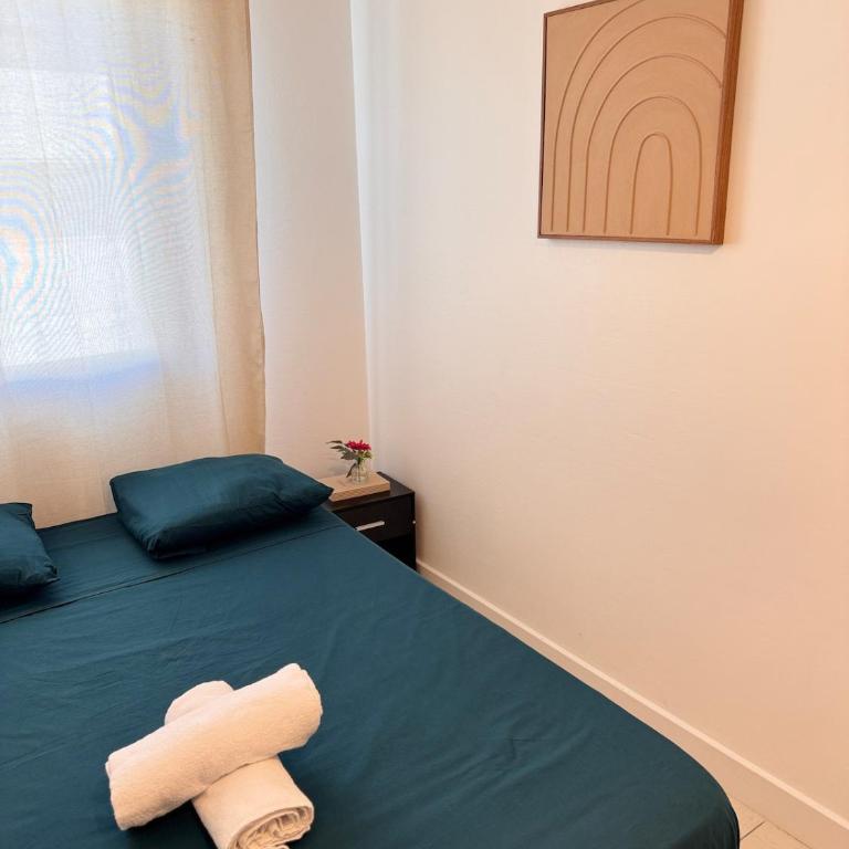 Modern 4-room apartment 3 bedrooms Netflix Parking - Three-Bedroom Apartment - 20