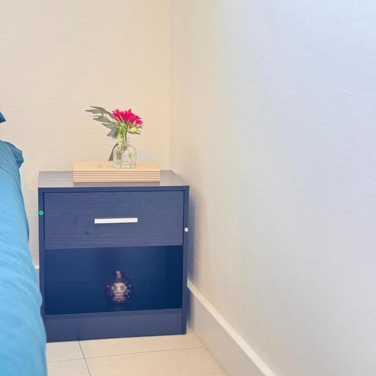 Modern 4-room apartment 3 bedrooms Netflix Parking - Three-Bedroom Apartment - 19